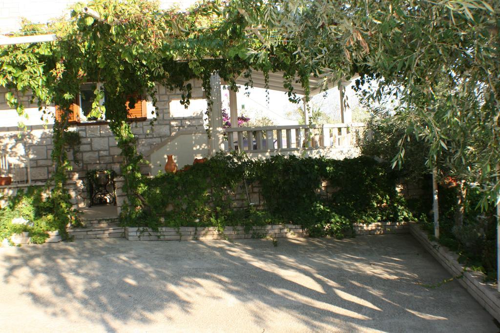 Apartments And Rooms Lea Bol Dış mekan fotoğraf