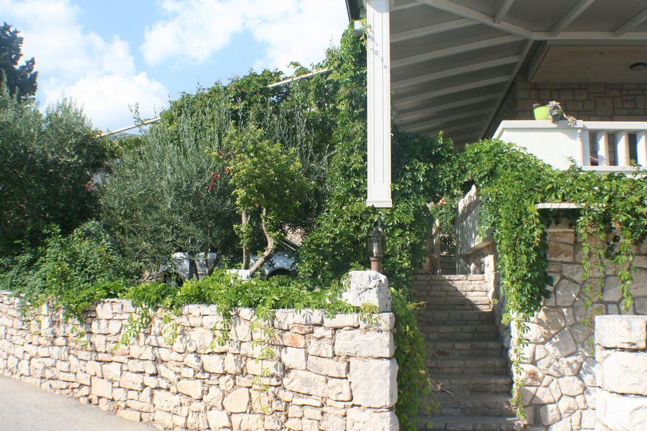Apartments And Rooms Lea Bol Dış mekan fotoğraf