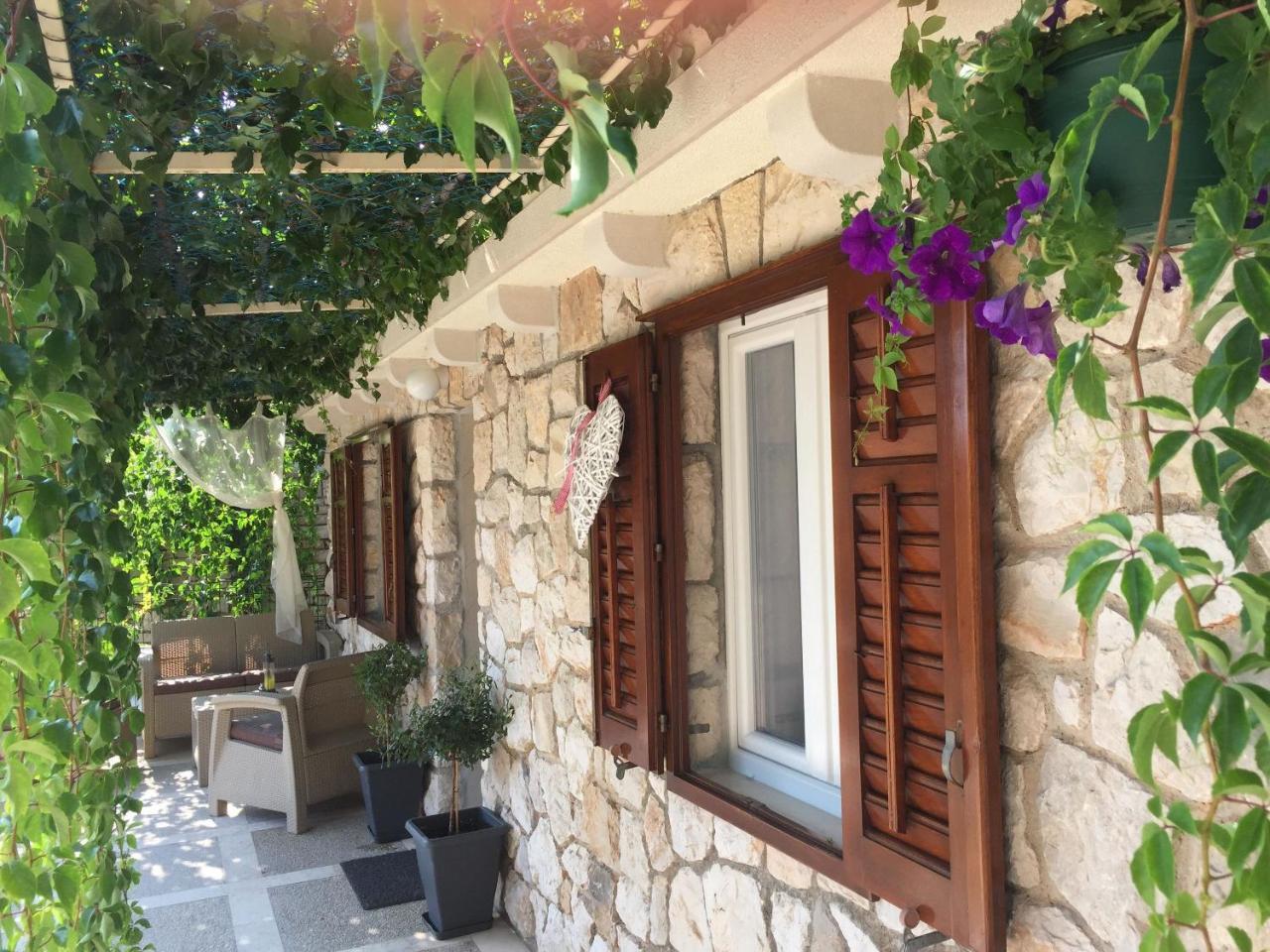 Apartments And Rooms Lea Bol Dış mekan fotoğraf